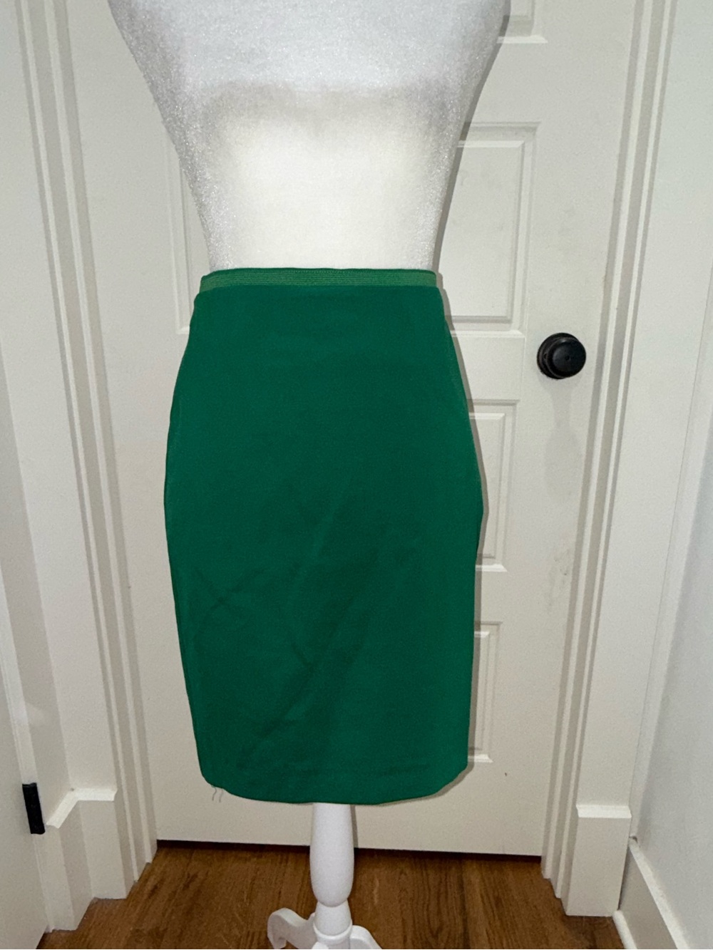 Boden. Emerald Green Stretch Pencil Skirt. Size 6.